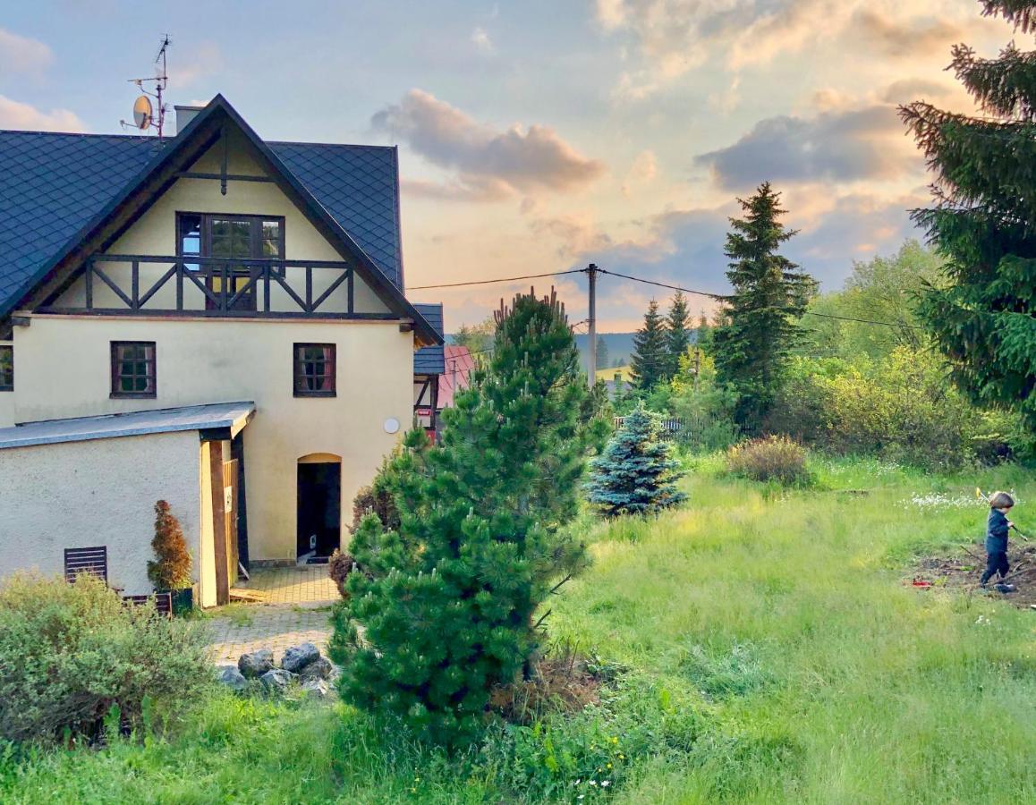 Chalupa Hrazdenka V Krusnych Horach Horní Blatná Exterior foto