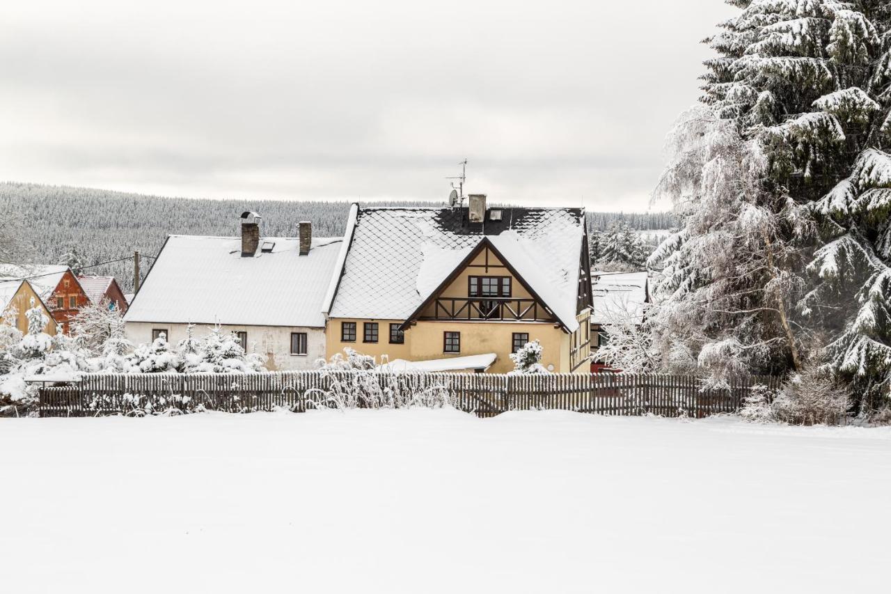 Villa Chalupa Hrazdenka V Krusnych Horach Horní Blatná Exterior foto