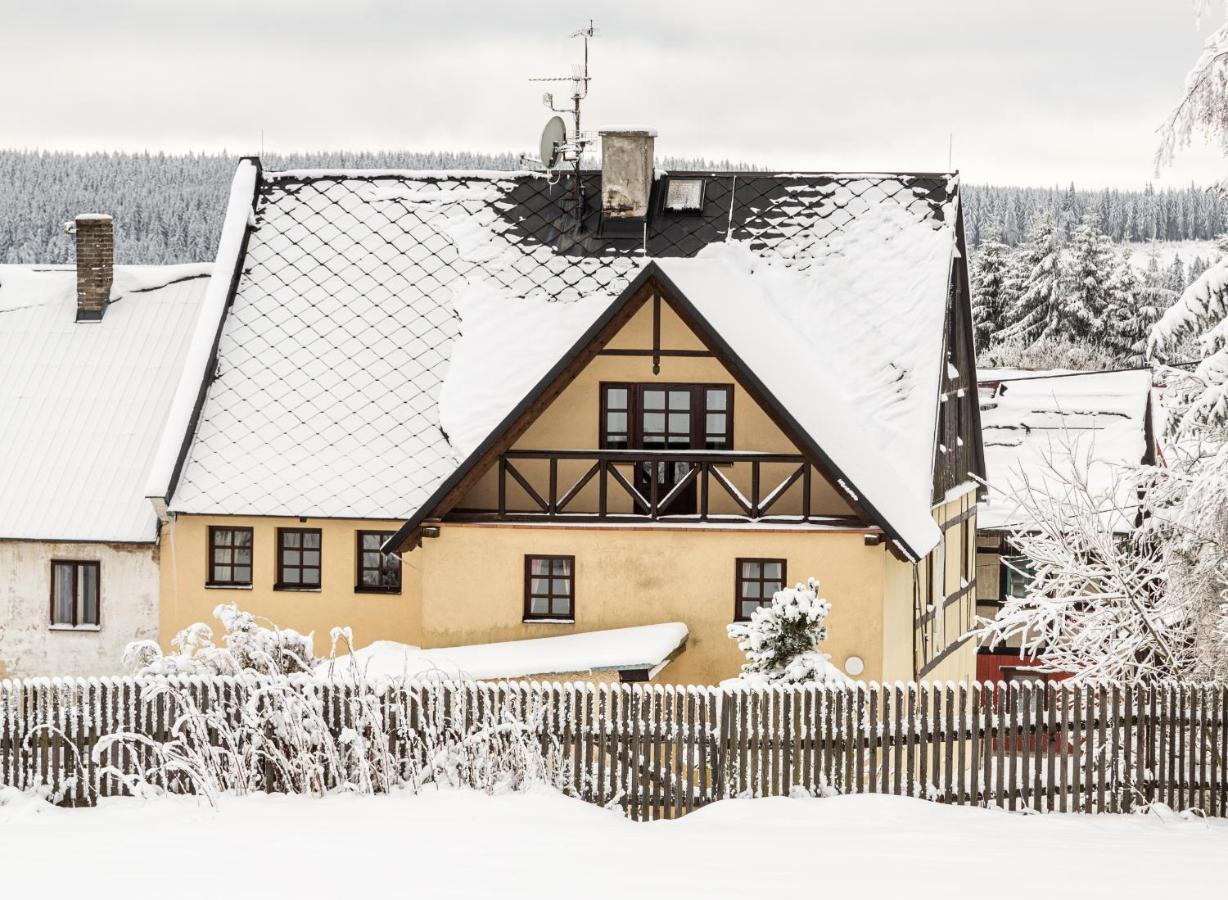 Chalupa Hrazdenka V Krusnych Horach Horní Blatná Exterior foto