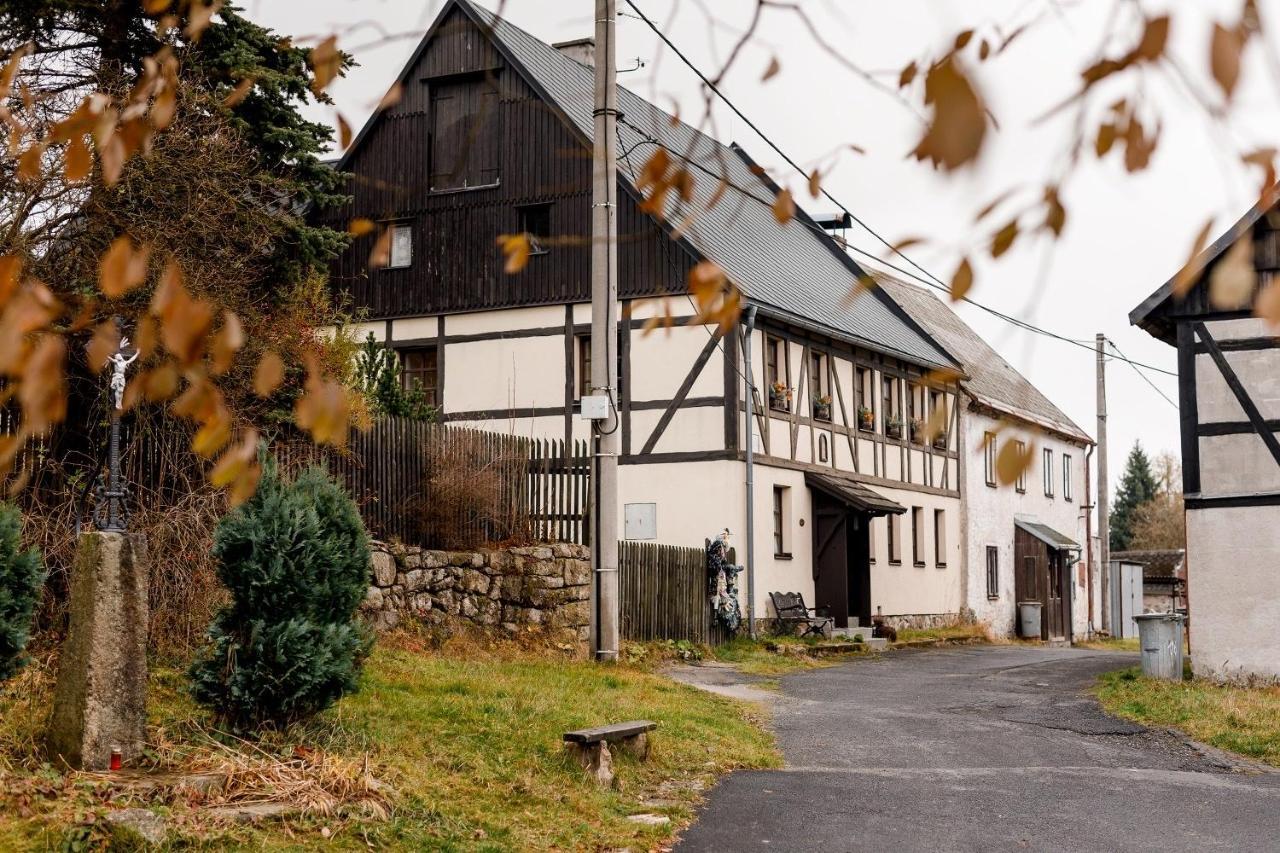 Villa Chalupa Hrazdenka V Krusnych Horach Horní Blatná Exterior foto